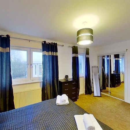 Orange Town House - Shaw Road, Only 6 Minutes To City Centre Aberdeen Bagian luar foto