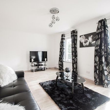 Orange Town House - Shaw Road, Only 6 Minutes To City Centre Aberdeen Bagian luar foto
