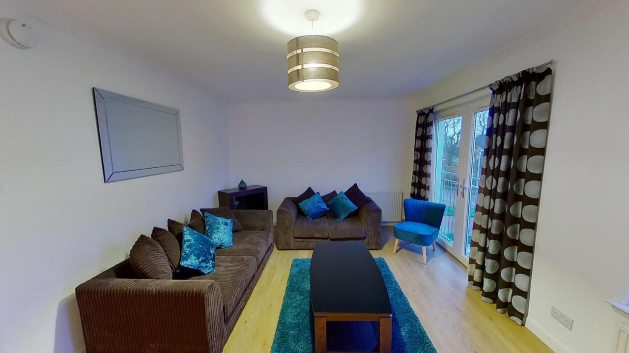 Orange Town House - Shaw Road, Only 6 Minutes To City Centre Aberdeen Bagian luar foto
