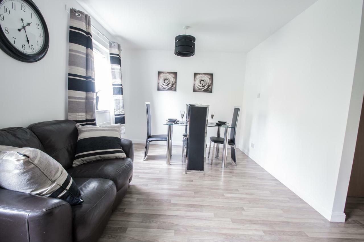 Orange Town House - Shaw Road, Only 6 Minutes To City Centre Aberdeen Bagian luar foto