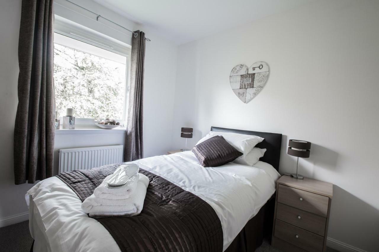 Orange Town House - Shaw Road, Only 6 Minutes To City Centre Aberdeen Bagian luar foto