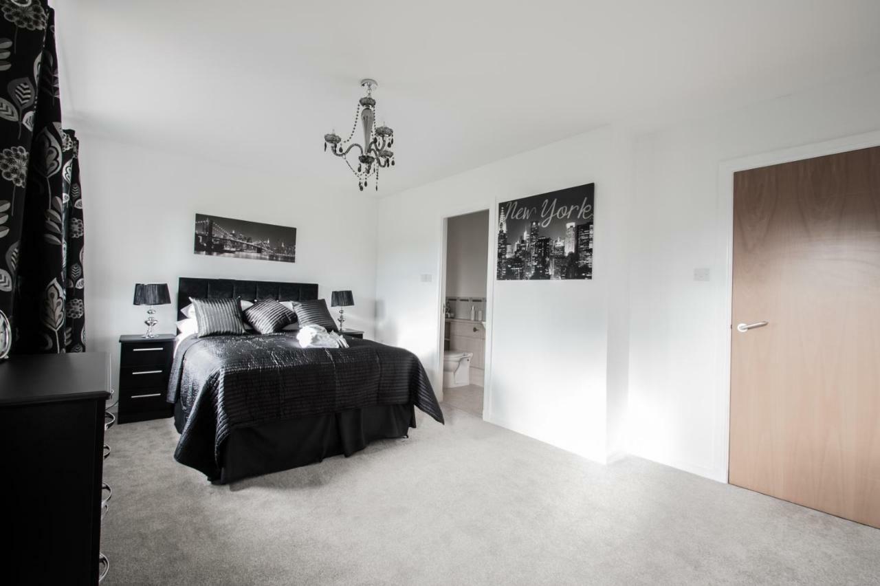 Orange Town House - Shaw Road, Only 6 Minutes To City Centre Aberdeen Bagian luar foto