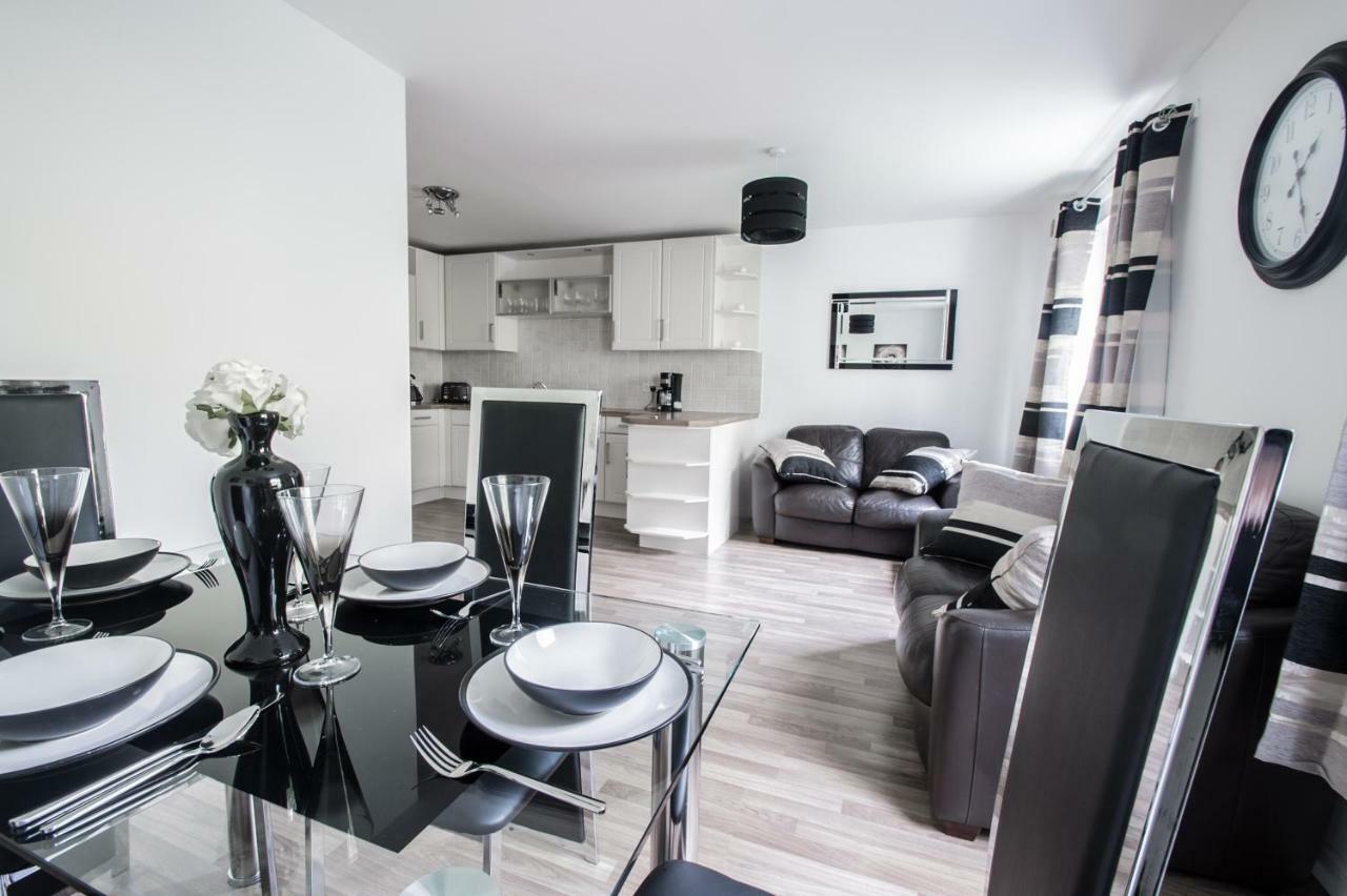 Orange Town House - Shaw Road, Only 6 Minutes To City Centre Aberdeen Bagian luar foto